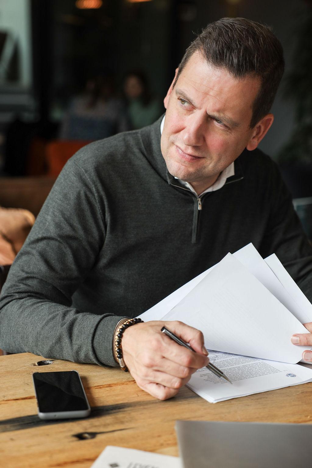Uiteindelijk heb ik na veel overleg en afstemming met de bank een oplossing gevonden waardoor deze moeder met haar kinderen in het huis konden blijven.